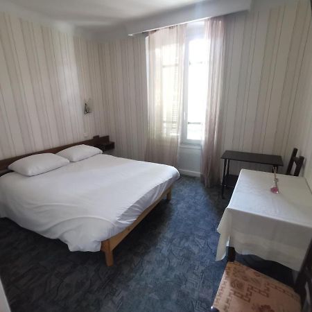 Hotel Le Tourisme Embrun Eksteriør billede