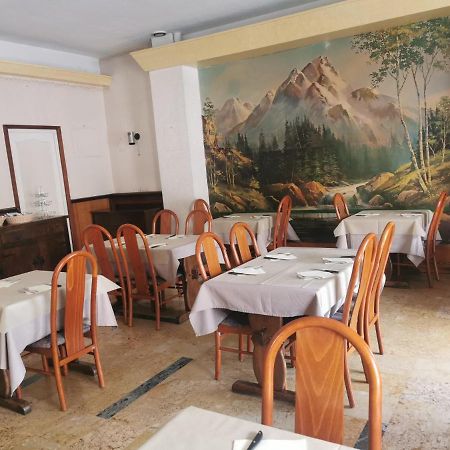 Hotel Le Tourisme Embrun Eksteriør billede